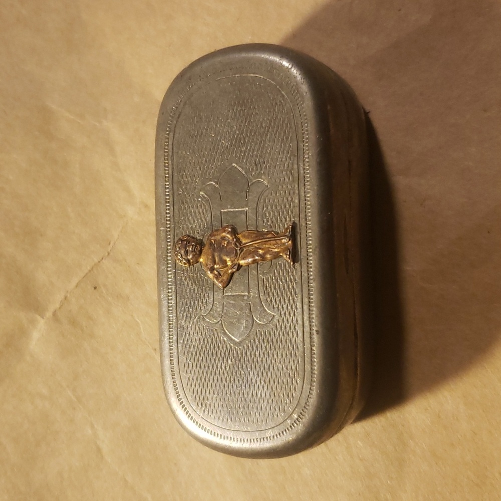 Vintage tin Box